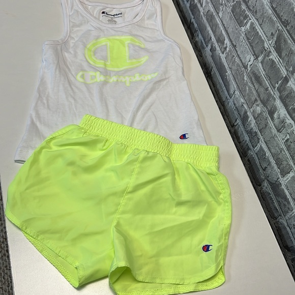 Champion‎ - Picture 8 of 9